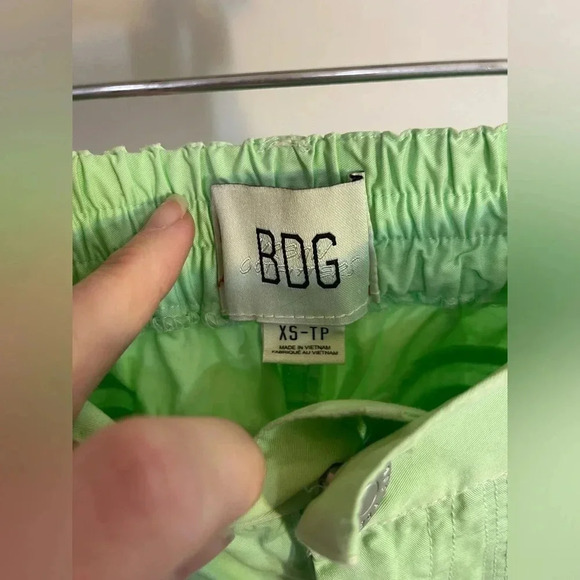 Urban Outfitters BDG Lime‎ Green Wide Leg Cargo Pants Size Medium. - Picture 2 of 6